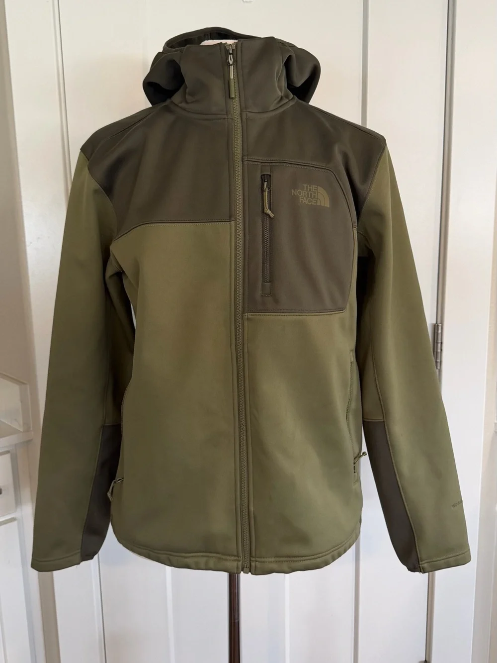 THE NORTH FACE Apex Risor Softshell Jacket - Men’s Size Large Green *STAINS*